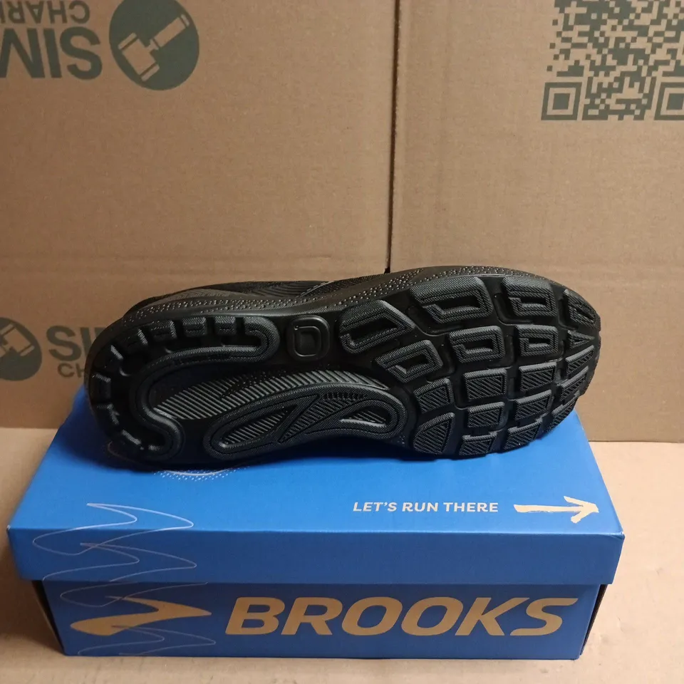 BOXED PAIR OF BROOKS ADRENALINE GTS 24 RUNNING TRAINERS IN BLACK - 10
