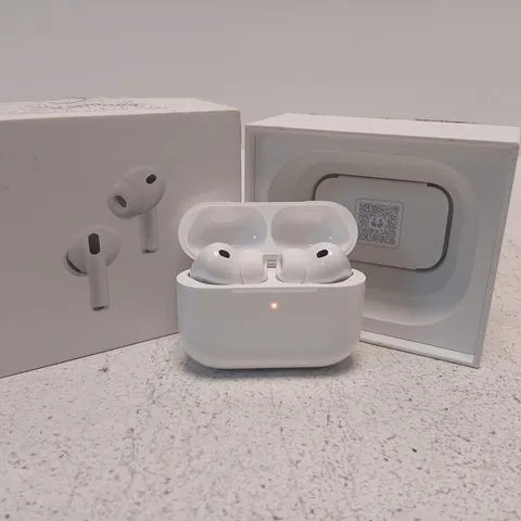 APPLE AIRPODS PRO WITH MAGSAFE CHARGING CASE – WHITE (BOXED)