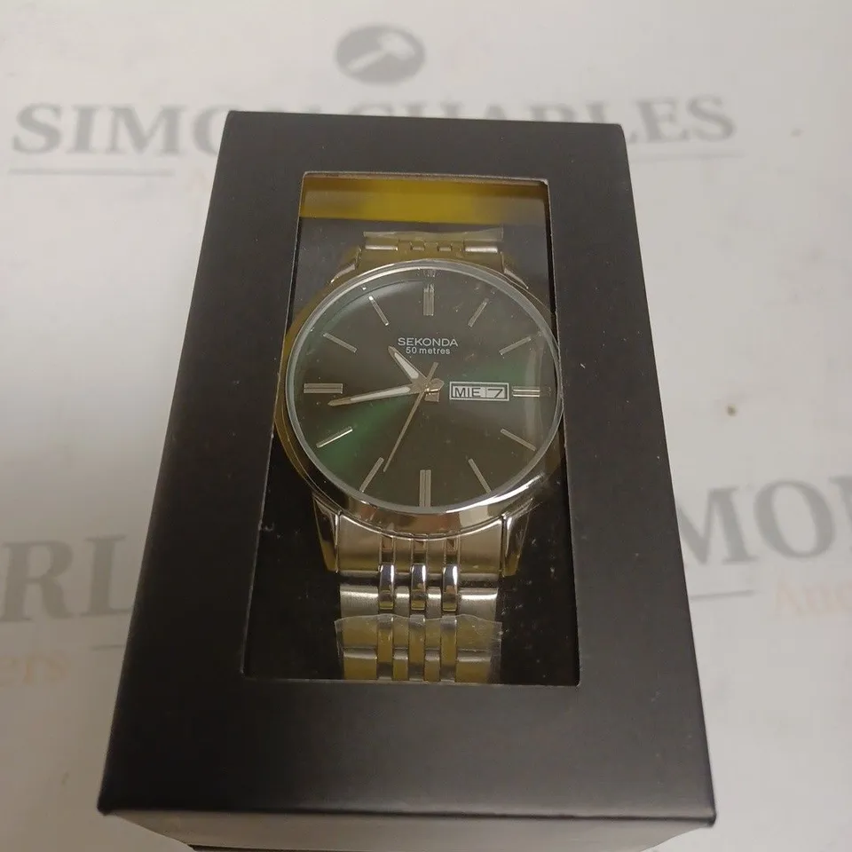 BOXED SEKONDA SILVER STEEL WATCH WITH GREEN FACE