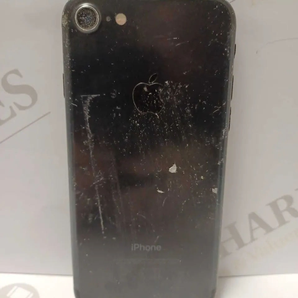 APPLE IPHONE 7 