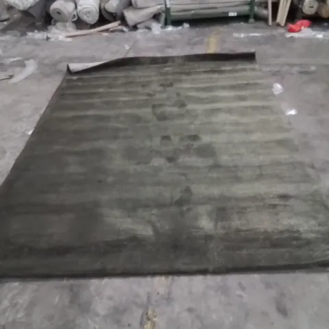 QUALITY DESIGNER AREA RUG - APPROXIMATELY 290X210