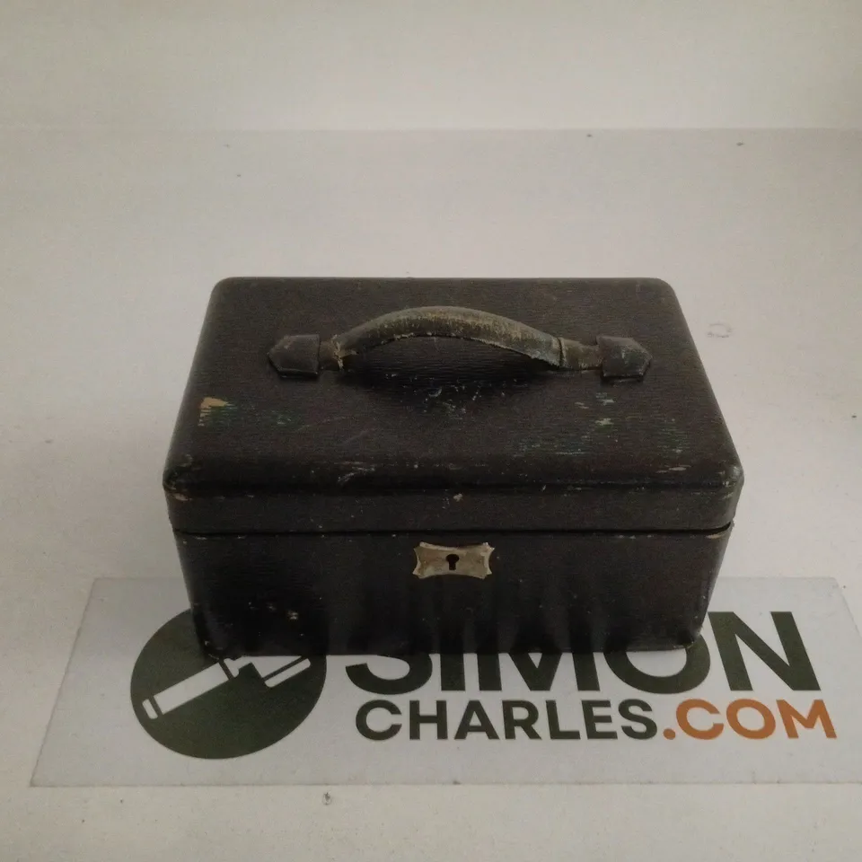 VINTAGE JEWELLERY CASE WITH A VARIETY OF ITEMS OF VARIOUS STYLES AND SIZES INSIDE TO INCLUDE POCKET WATCH ETC