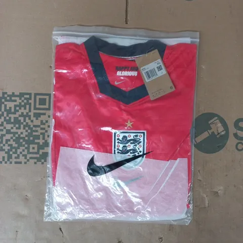 BAGGED NIKE ENGLAND FOOTBALL JERSEY IN RED SIZE XXL