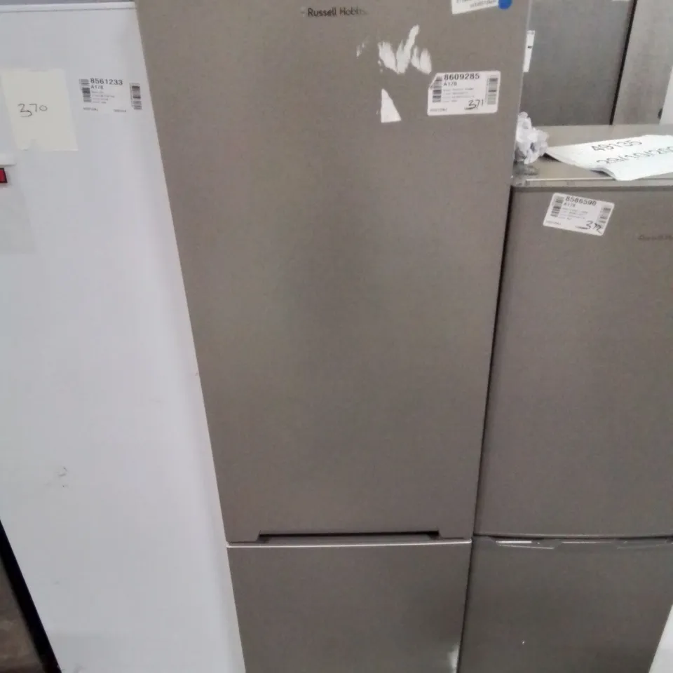 RUSSELL HOBBS FRIDGE FREEZER FREESTANDING FROST FREE WITH REVERSIBLE DOOR, ADJUSTABLE THERMOSTAT & FEET, 70/30 279L, 180CM HIGH, LED LIGHT, 2 YEAR GUARANTEE SILVER RH180FFFF551E1S [ENERGY CLASS E]