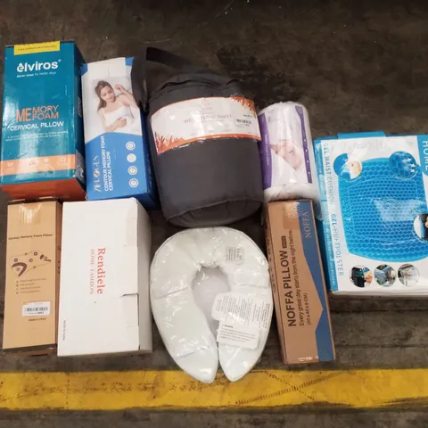 PALLET CONTAINING ASSORTED PILLOWS & CUSHIONS