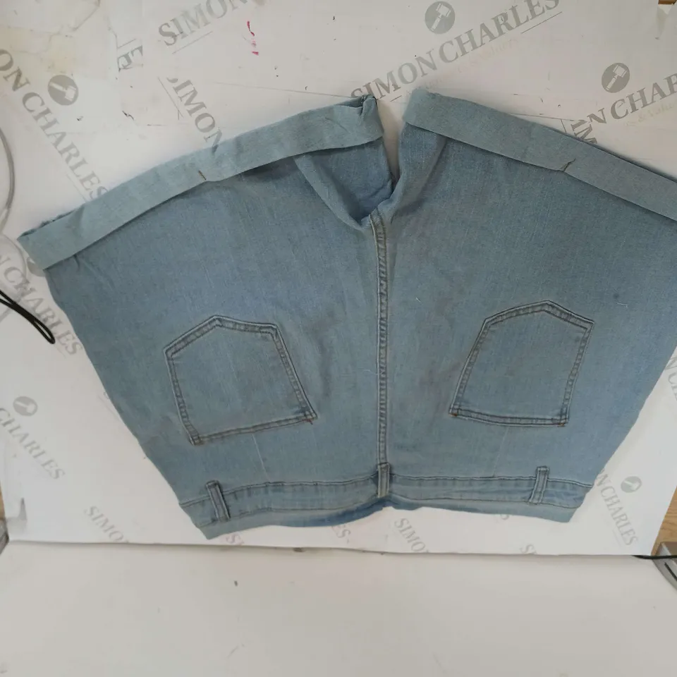 JASAMBAC CHARMING & MODERN DENIM SHORTS SIZE 2XL