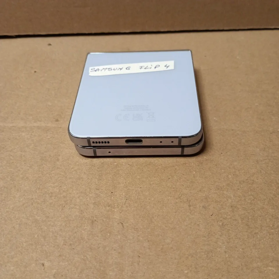 SAMSUNG GALAXY FLIP 4