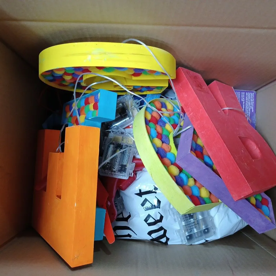 BOX OF APPROX 10 ITEMS TO INCLUDE BARBIE CUTIE REVEAL JOURNEY PLANNER, SNOWMAN 3D MODEL KIT AND TEDDY BEAR NUTCRACKER