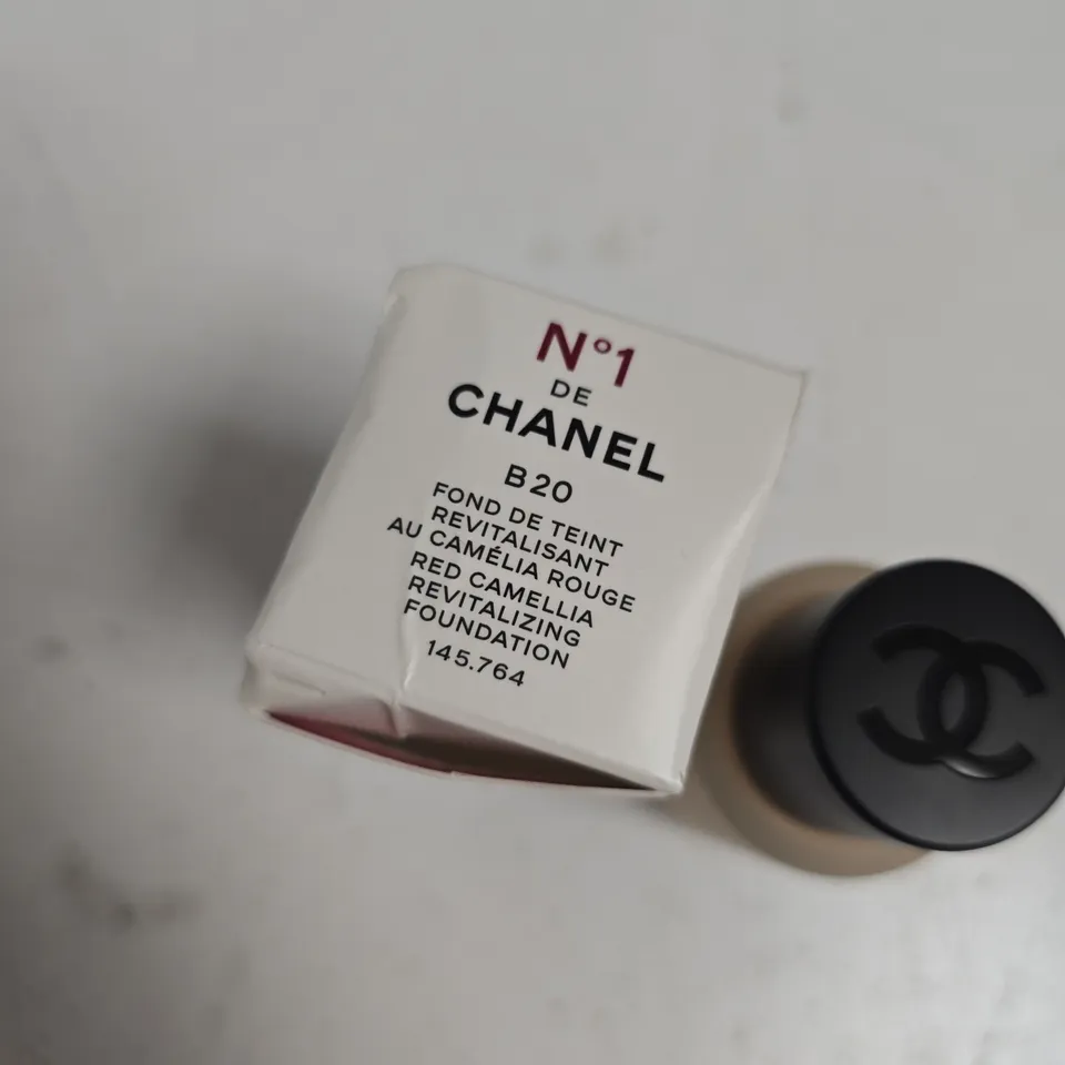 CHANEL N°1 DE CHANEL REVITALISING FOUNDATION B20 – 30ML, BOXED