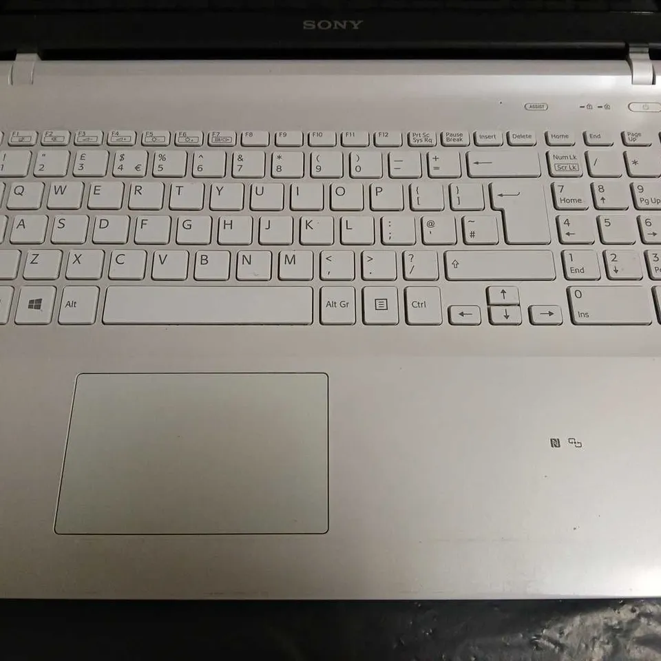 SONY VAIO LAPTOP SVF1521Q1EW