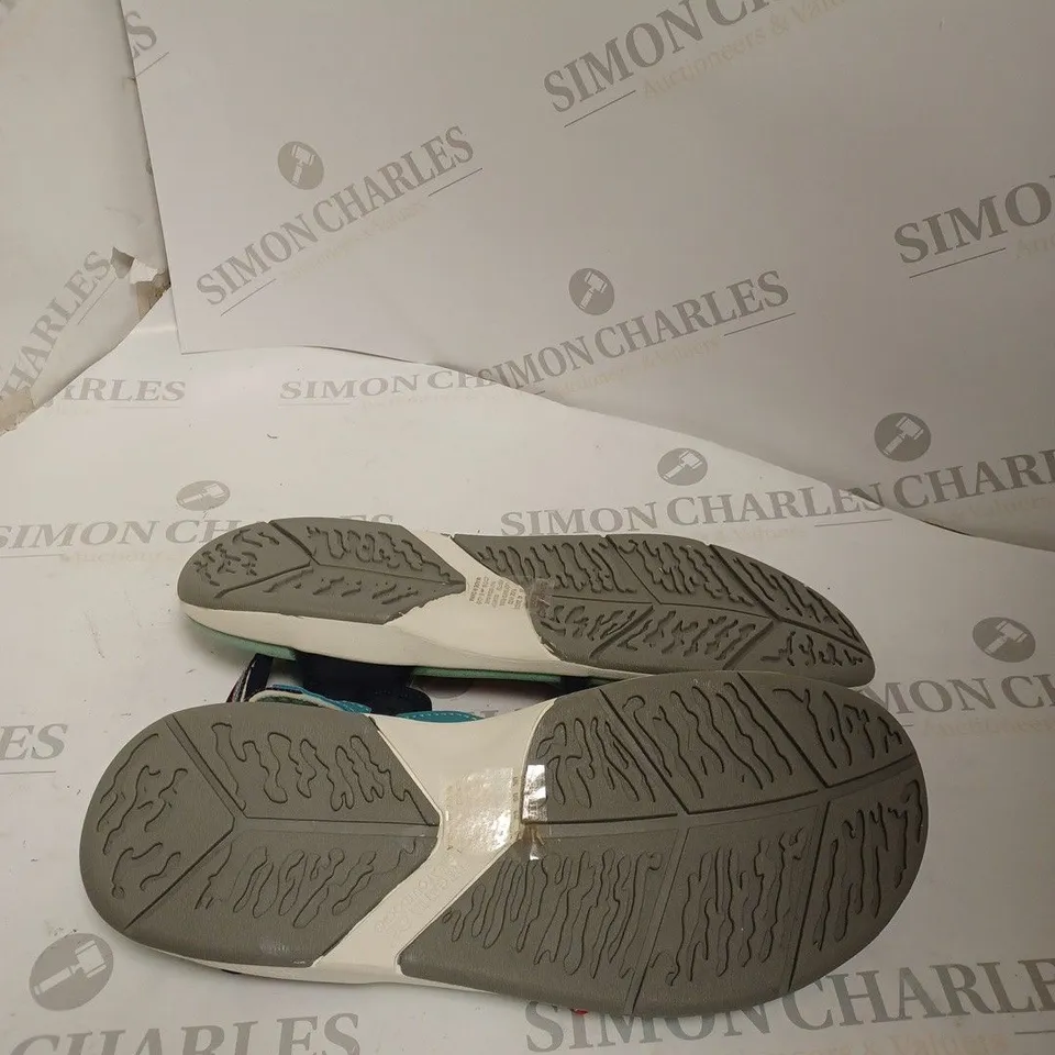 REGATTA LADY SANTA ROMA SANDALS SIZE 8