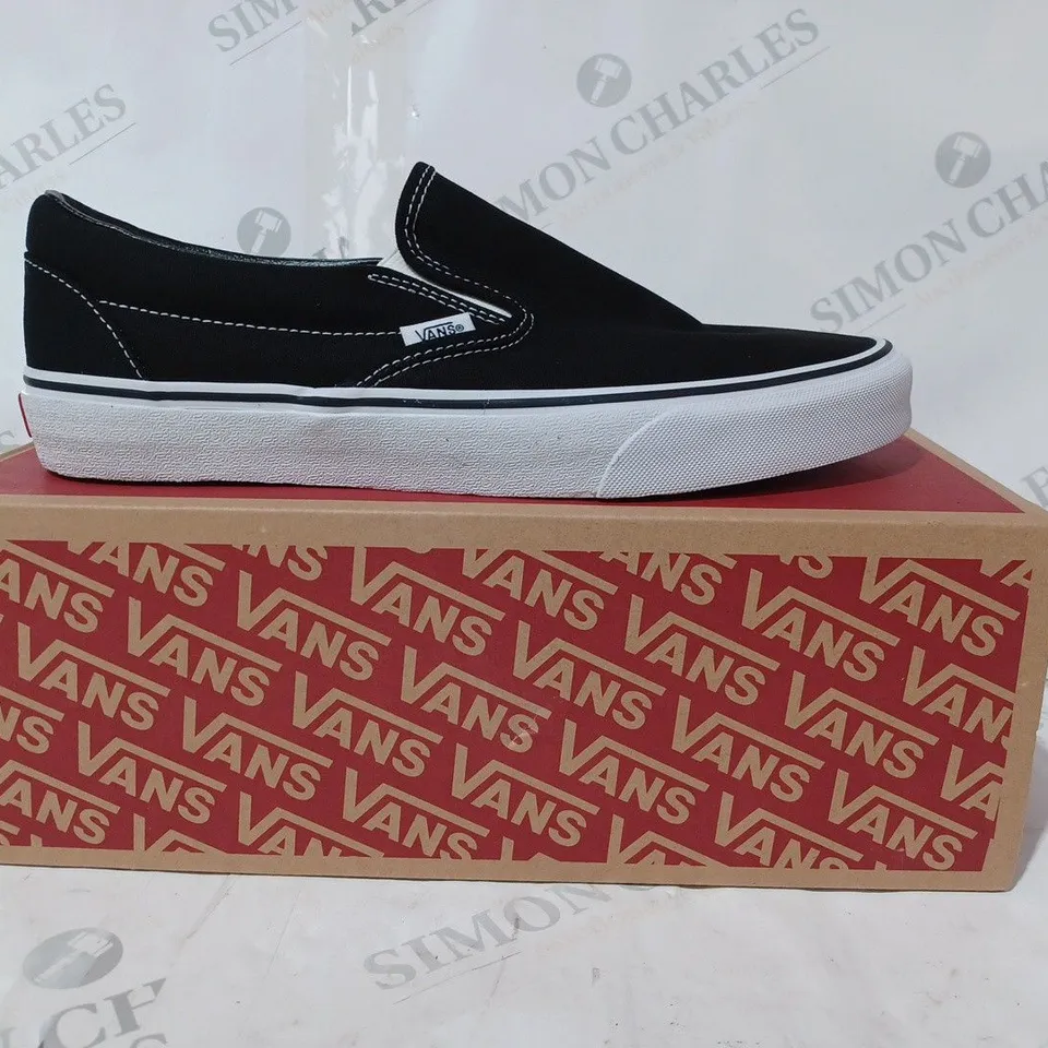 BOXED PAIR OF VANS CLASSIC SLIP-ON SHOES IN BLACK UK SIZE 9