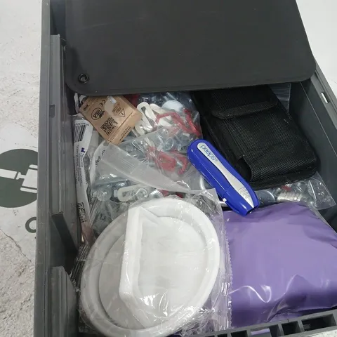 BOX OF APPROXIMATELY 20 MIXED ITEMS INCLUDING METAL PARTS, MINI FAN ETC. 