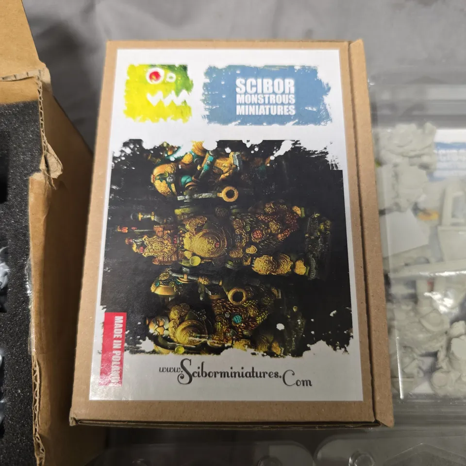 LOT OF 15 MULTI-PACKS OF ASSORTED MINIATURES TO INCLUDE TROLL HUNTERS AND DWARVES VETERANS