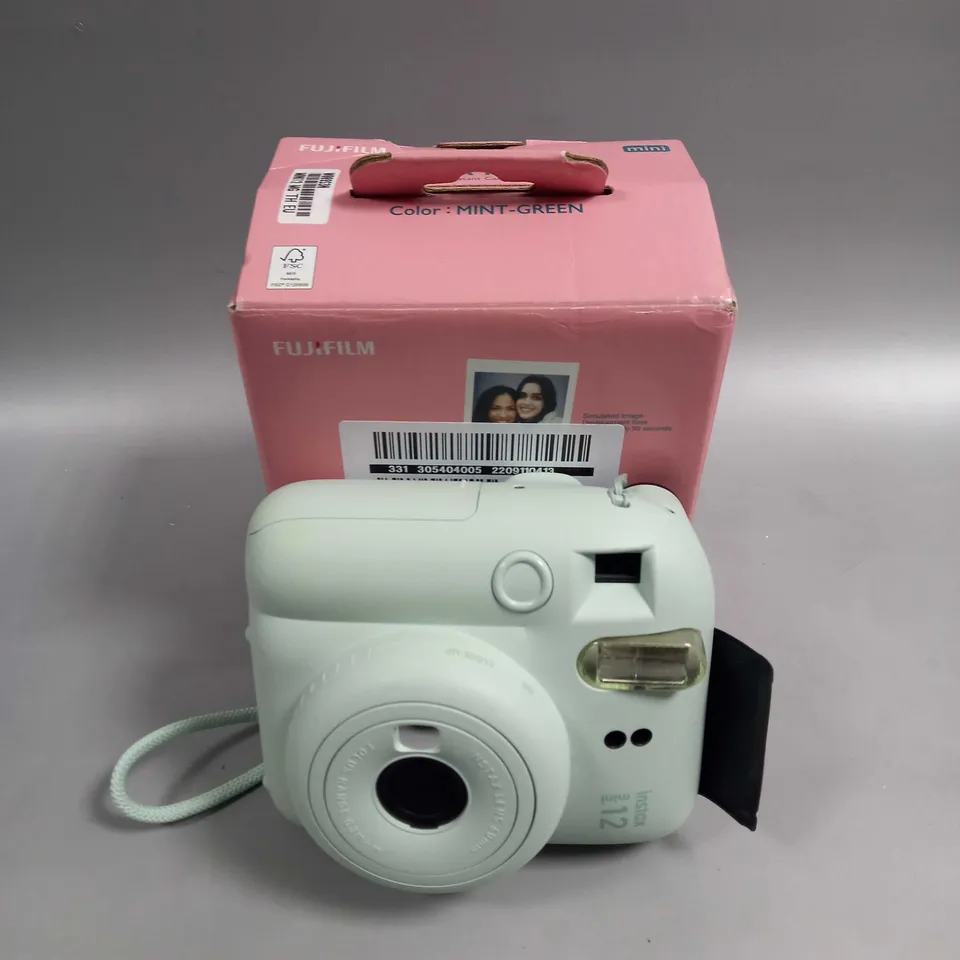 BOXED FUJIFILM INSTAX MINI 12 ISTANT CAMERA RRP £109.99