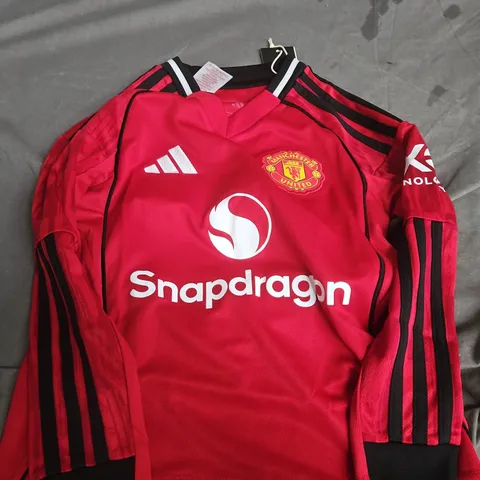 MANCHESTER UNITED FC PERSONALISED JERSEY β UK 7-8Y - GARNACHO 17