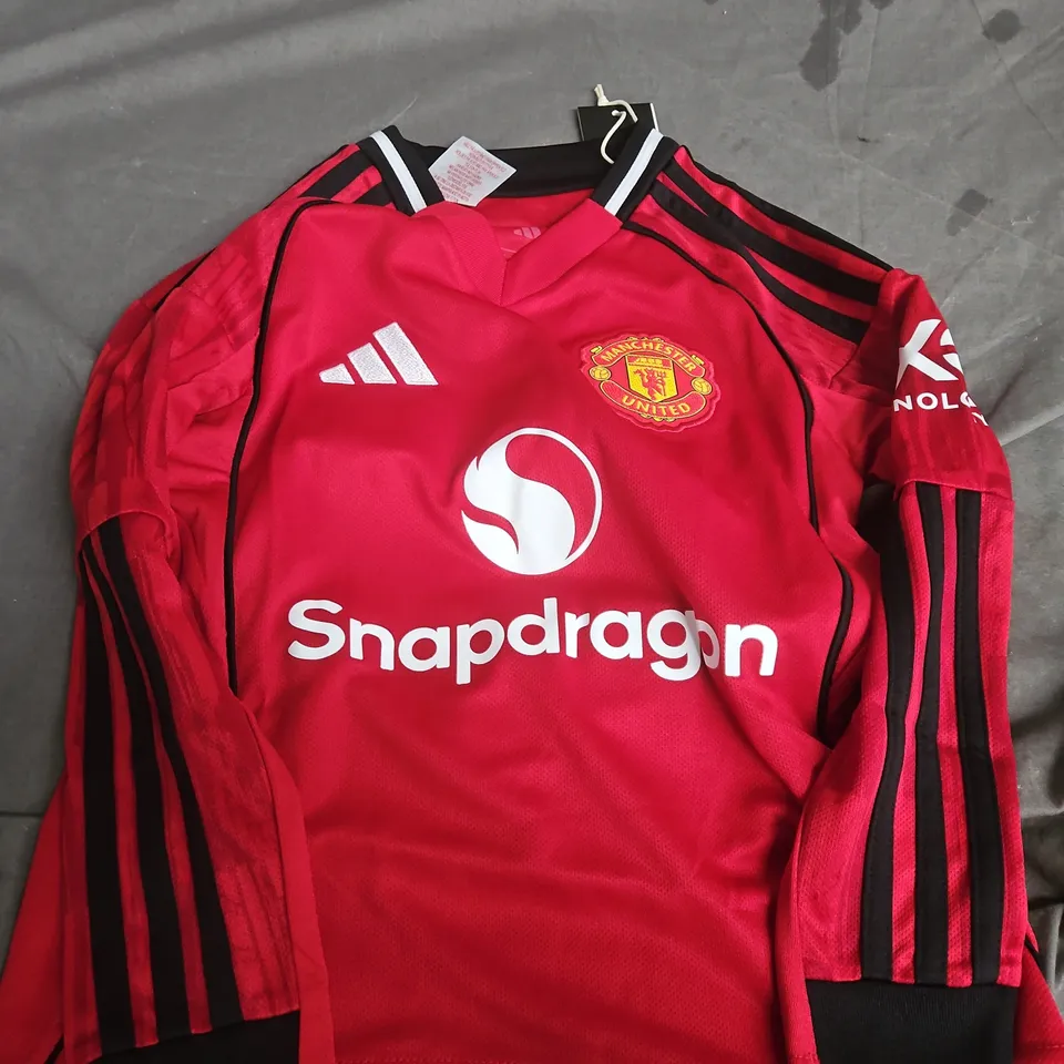 MANCHESTER UNITED FC PERSONALISED JERSEY – UK 7-8Y - GARNACHO 17