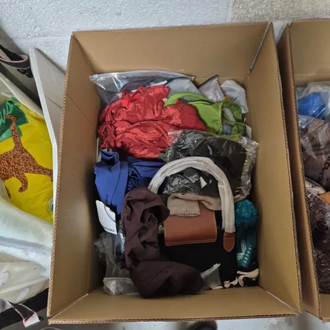 BOX OF APPROXIMATELY 20 ASSORTED CLOTHING ITEMS TO INCLUDE: SPEEDO ONE PIECE