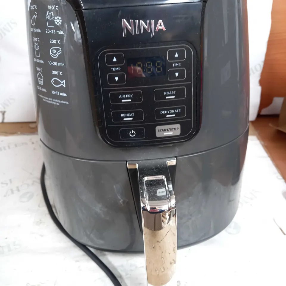 NINJA AIR FRYER