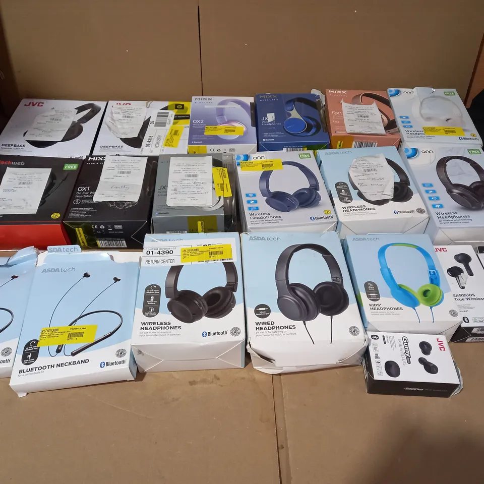 LOT OF APPROX. 20 ASSORTED HEADPHONES TO INCLUDE JVC, MIXX, ASDATECH ETC