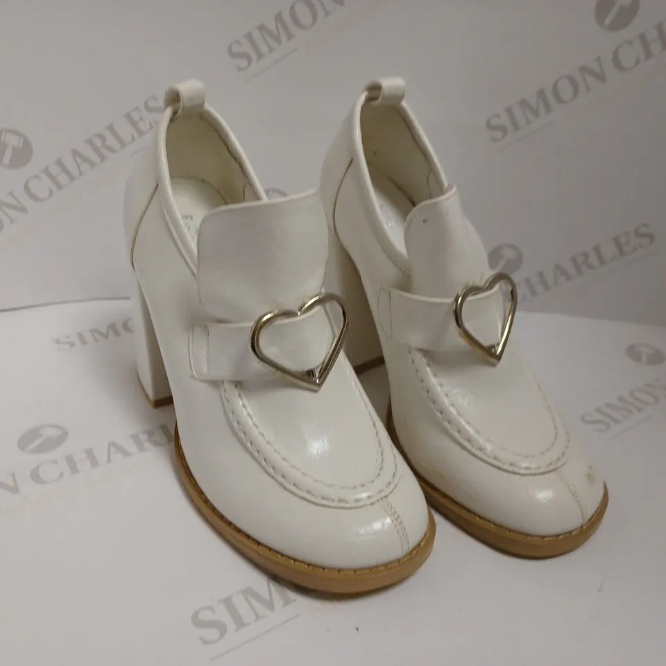 KOI VEGAN DELIGHTS WHITE SUGAR MULES - SIZE 5