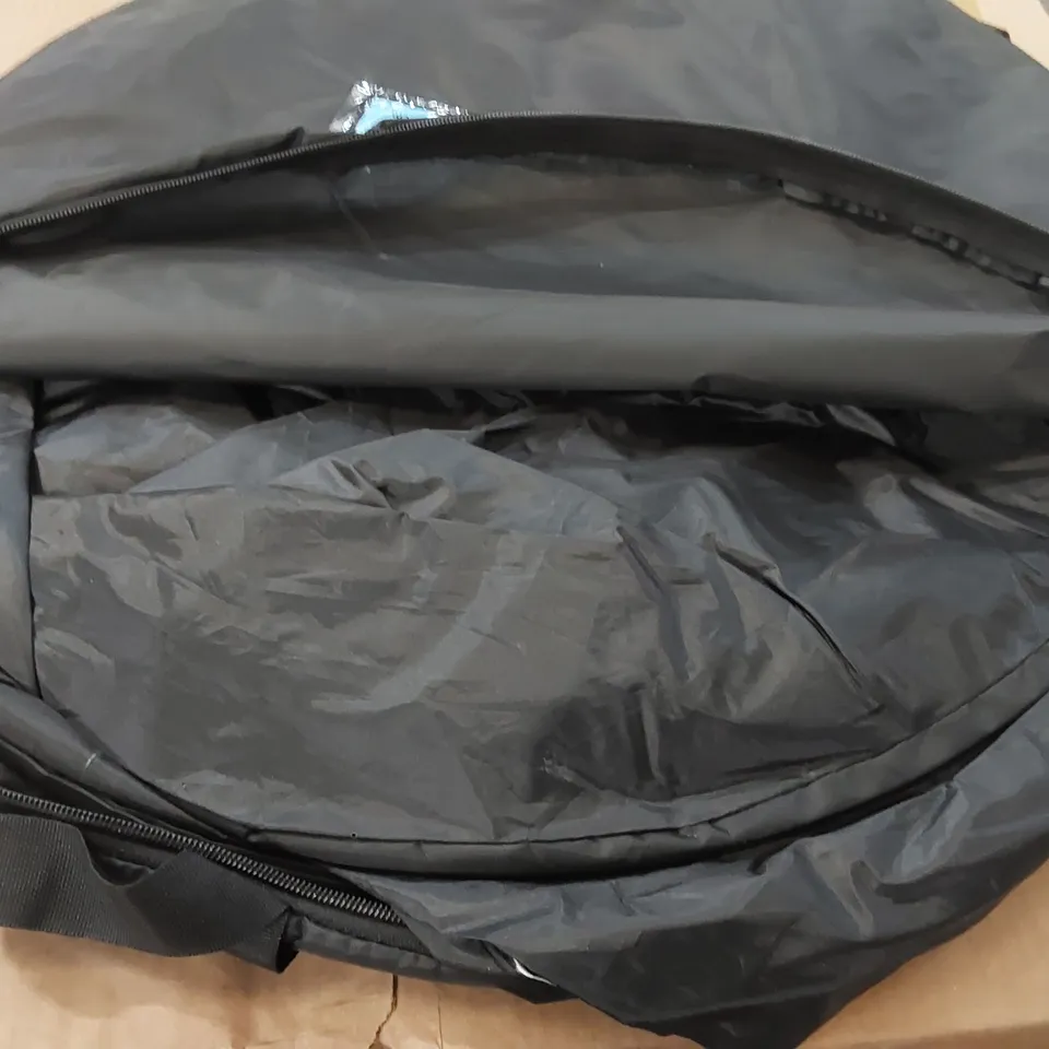 BAGGED POP UP TENT IN BLACK