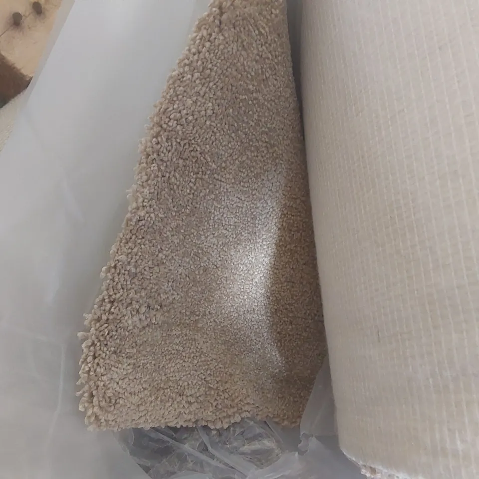 ROLL OF QUALITY HAVANA FOSSIL CARPET - APPROXIMATELY 7.65 x 5m