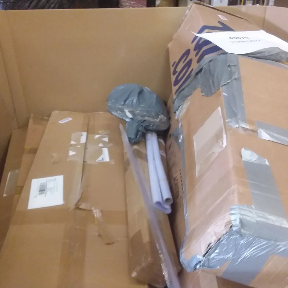 PALLET OF ASSORTED ITEMS INCLUDING TOWEL SHELF BATHROOM ACCESSORIES, KUYAL CHAIR MAT FOR CARPET, HOMIDEC, SUNDEE TOILET SEAT, AOBP  PLANT SAUCERS, PREMIUM KING AIR BED