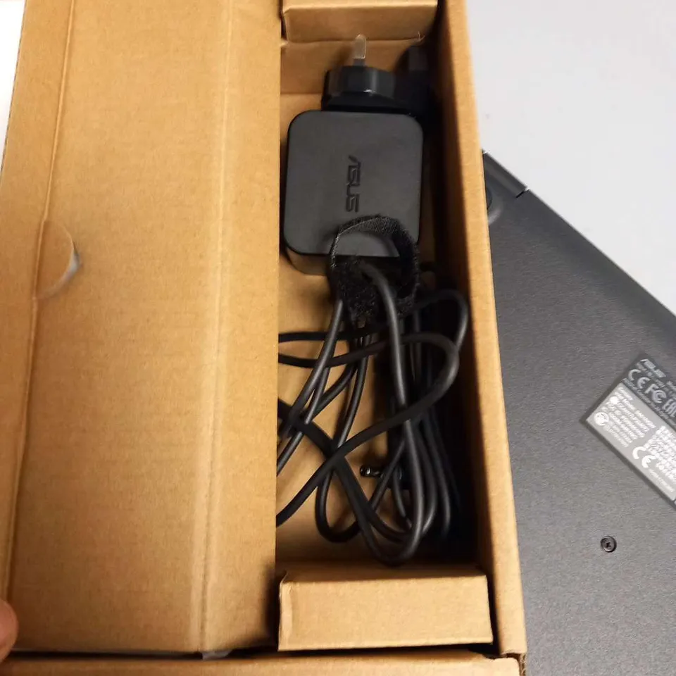 BOXED ASUS SONICMASTER E410M LAPTOP WITH CHARGER