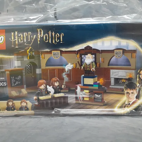 BOXED LEGO HARRY POTTER - 76442 - HOGWARTS CASTLE CHARMS CLASS