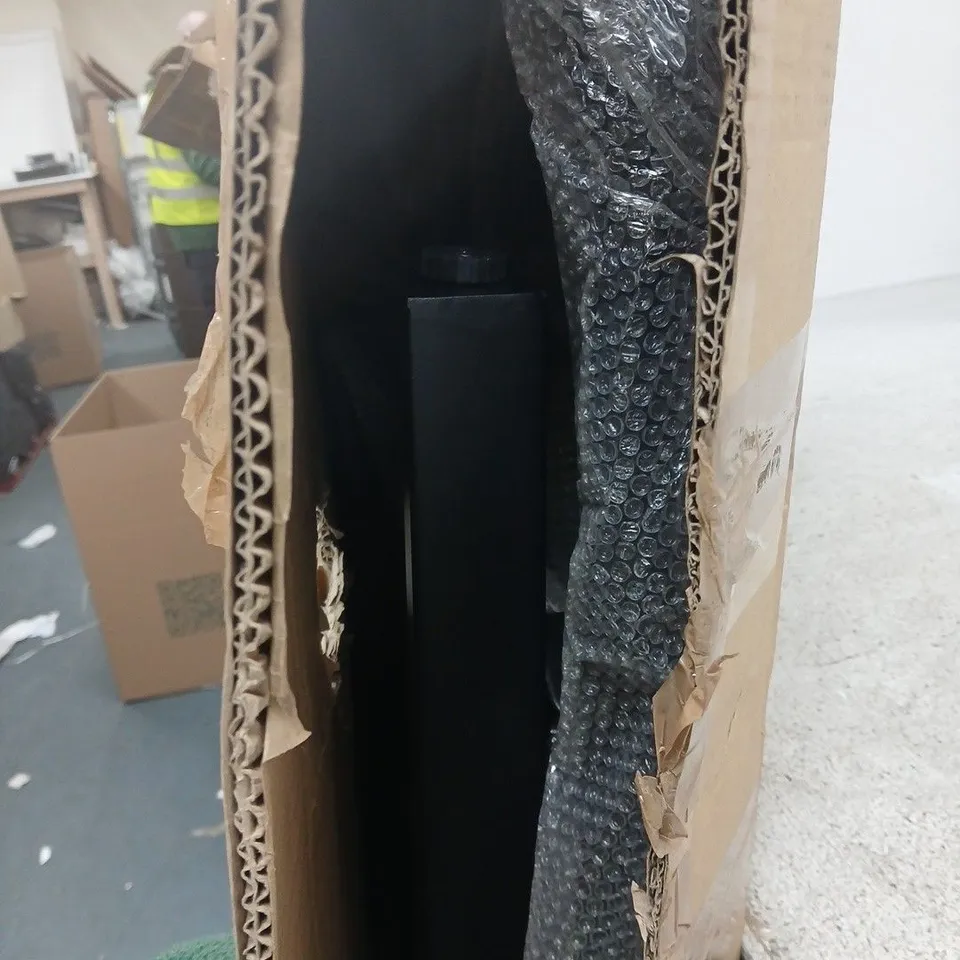 BOXED FOLDABLE TABLE