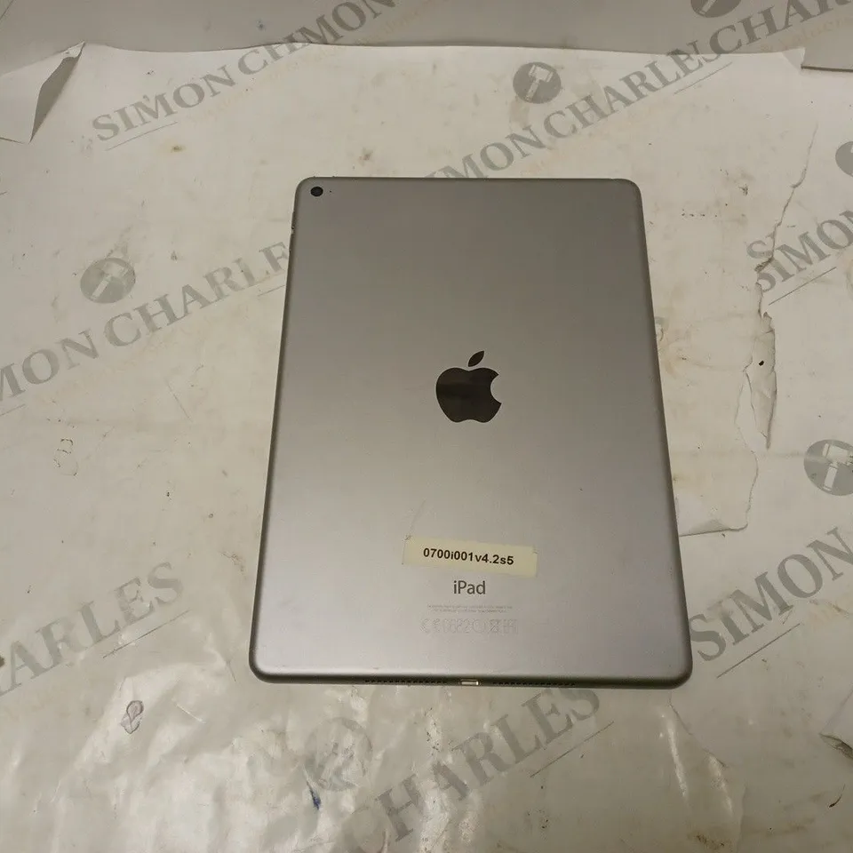 APPLE IPAD IN GREY MODEL A1566 