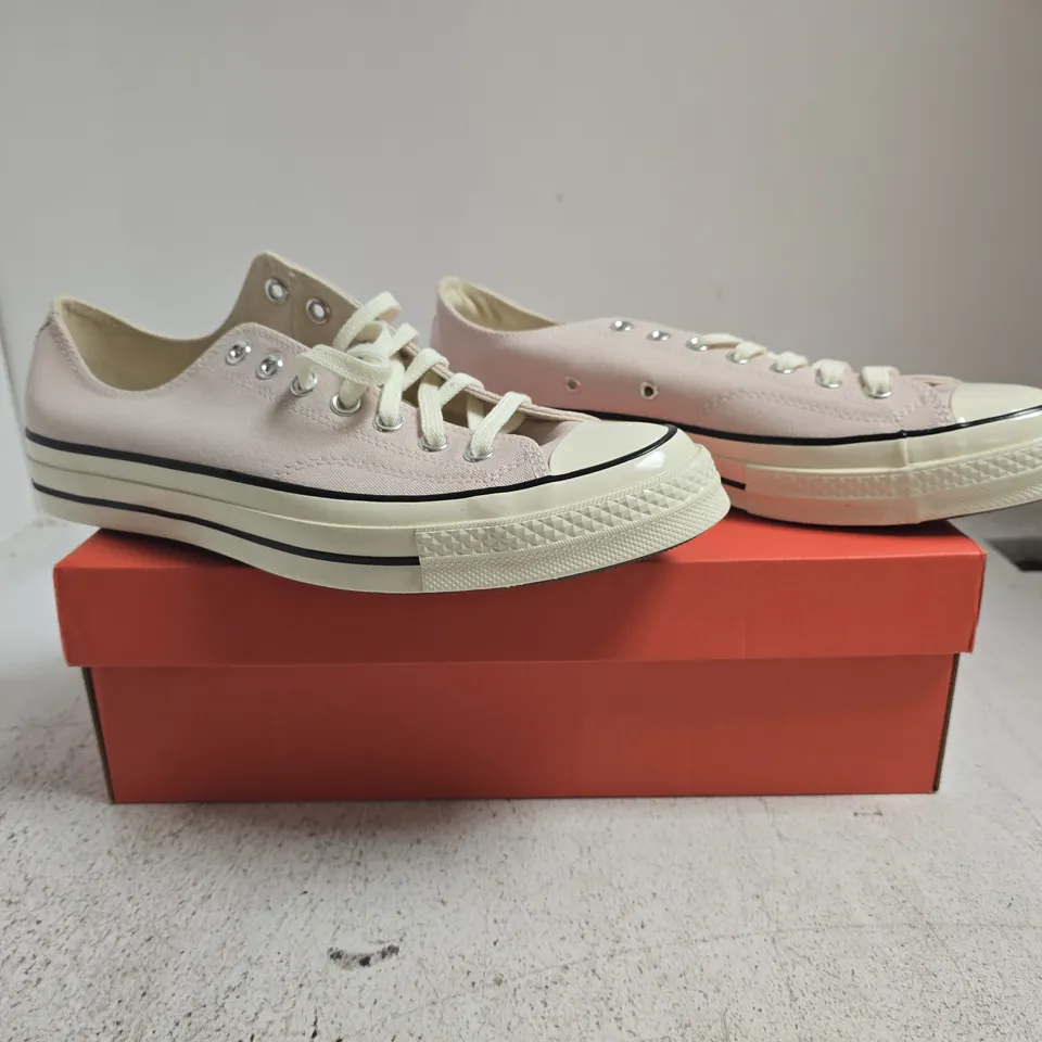 BOXED PAIR OF CONVERSE SHOES IN PASTEL PINK SIZE UK 11