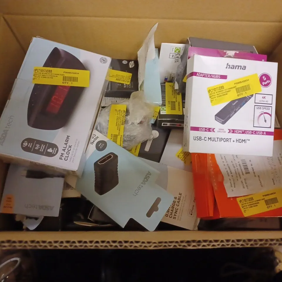 APPROXIMATELY 20 ASSORTED ELECTRICAL ITEMS TO INCLUDE CHARGERS , HEADPHONES, DVD PLAYERS, ETC