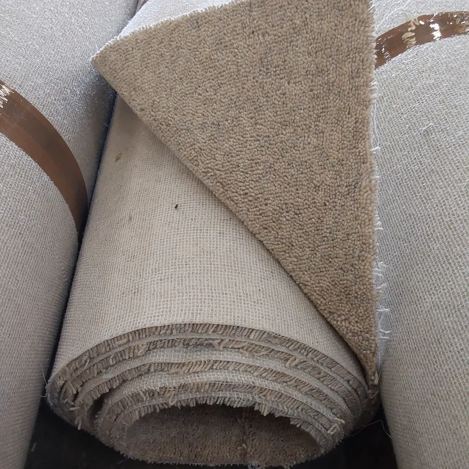 ROLL OF QUALITY LAKELAND HERD TWIST ULLSWTR CARPET // SIZE: APPROX 4 X 3.45m