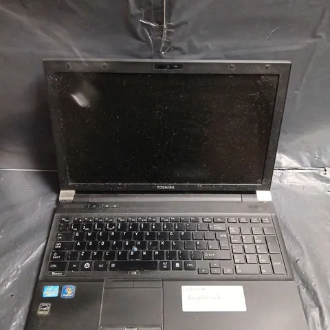 TOSHIBA LAPTOP – BLACK, KEYBOARD & SCREEN - MODEL 8B026264H