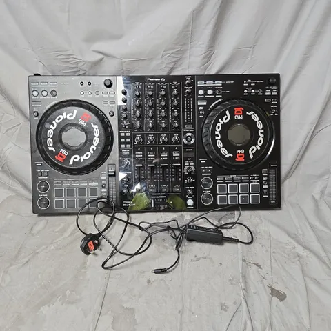 Pioneer DJ DDJ-FLX10 DJ Controller with Cables
