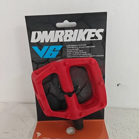 DMR BIKES V6 PEDALS IN RED