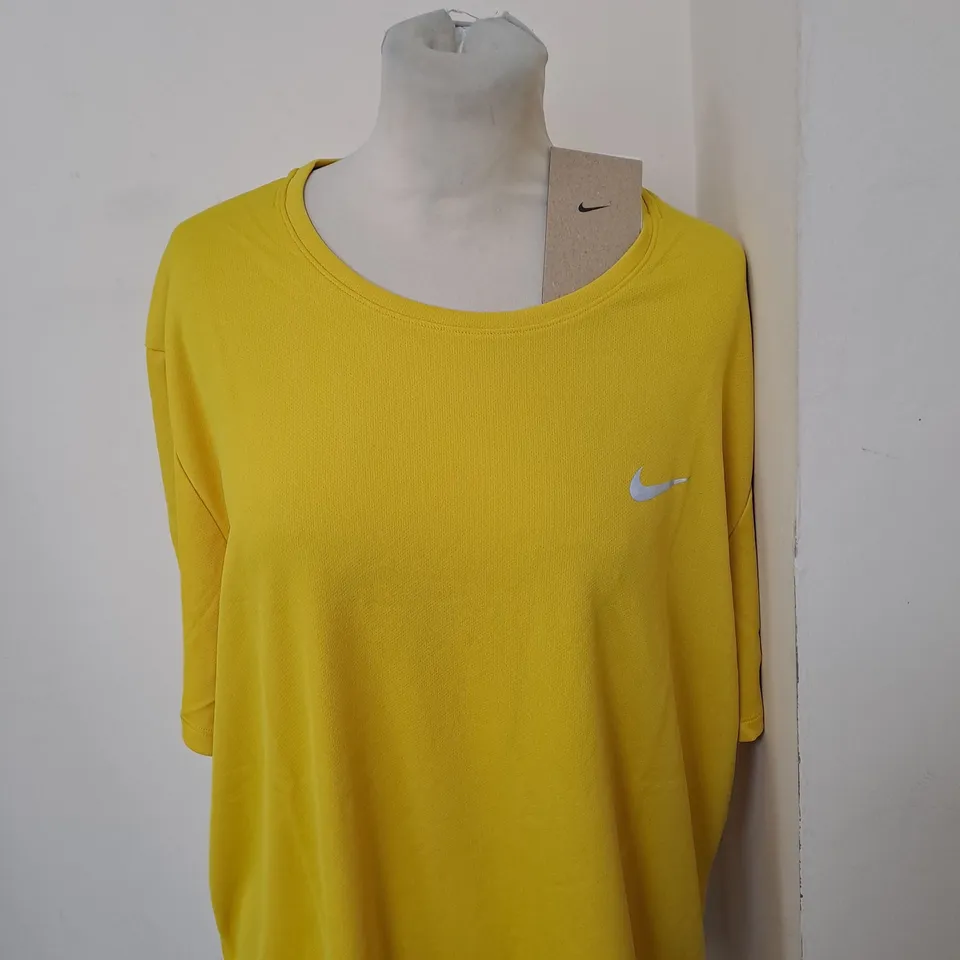 NIKE CASUAL RUNNING T-SHIRT SIZE XL