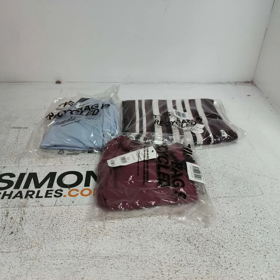 BOX OF APPROXIMATELY 20 ASSORTED CLOTHING ITEMS TO INCLUDE SCOOP RACER BACK TANK, LENNI KNIT MINI SHORT ETC