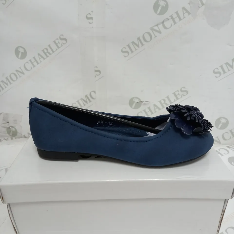 BOX OF APPROXIMATELY 20 PAIRS OF NAVY BLUE FLAT FLOWER SHOES 