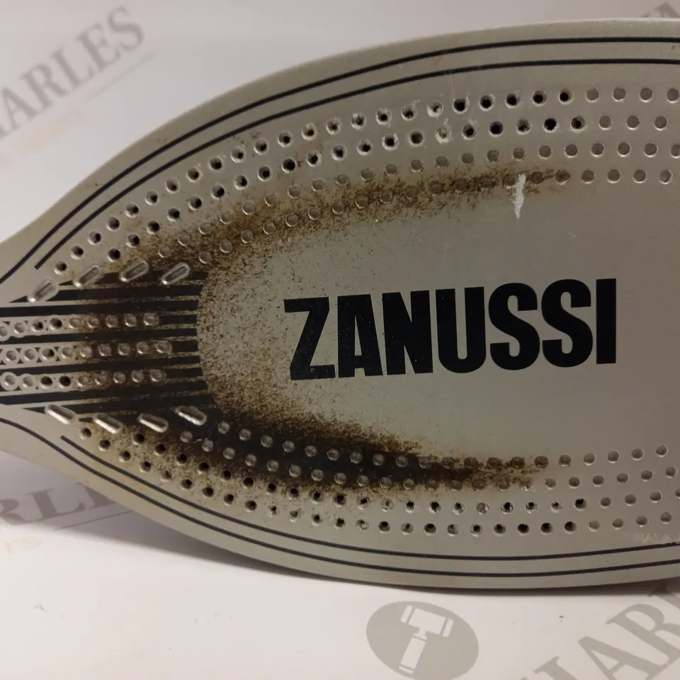 ZANUSSI ZSI-9270-PK STEAM IRON - PURPLE/WHITE