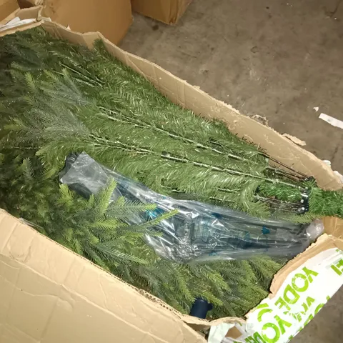 ARTIFICIAL CHRISTMAS TREE - SIZE UNSPECIFIED