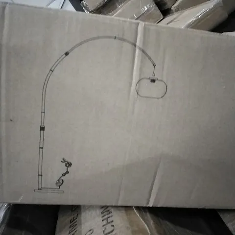 Boxed lights in floor lamp 