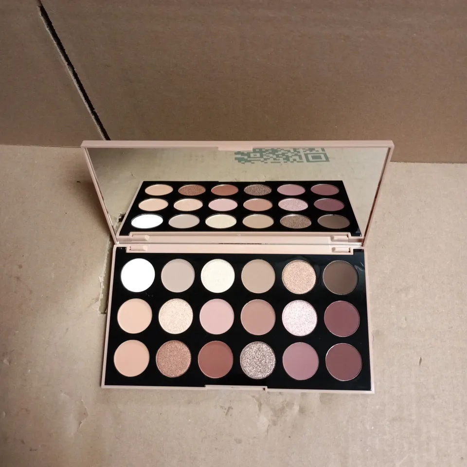 MORPHE  18R RUNWAY READY PALETTE – 18-SHADE EYESHADOW PALETTE