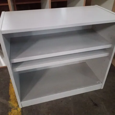 BOOKCASE WITH 2 ADJUSTABLE SHELVES 