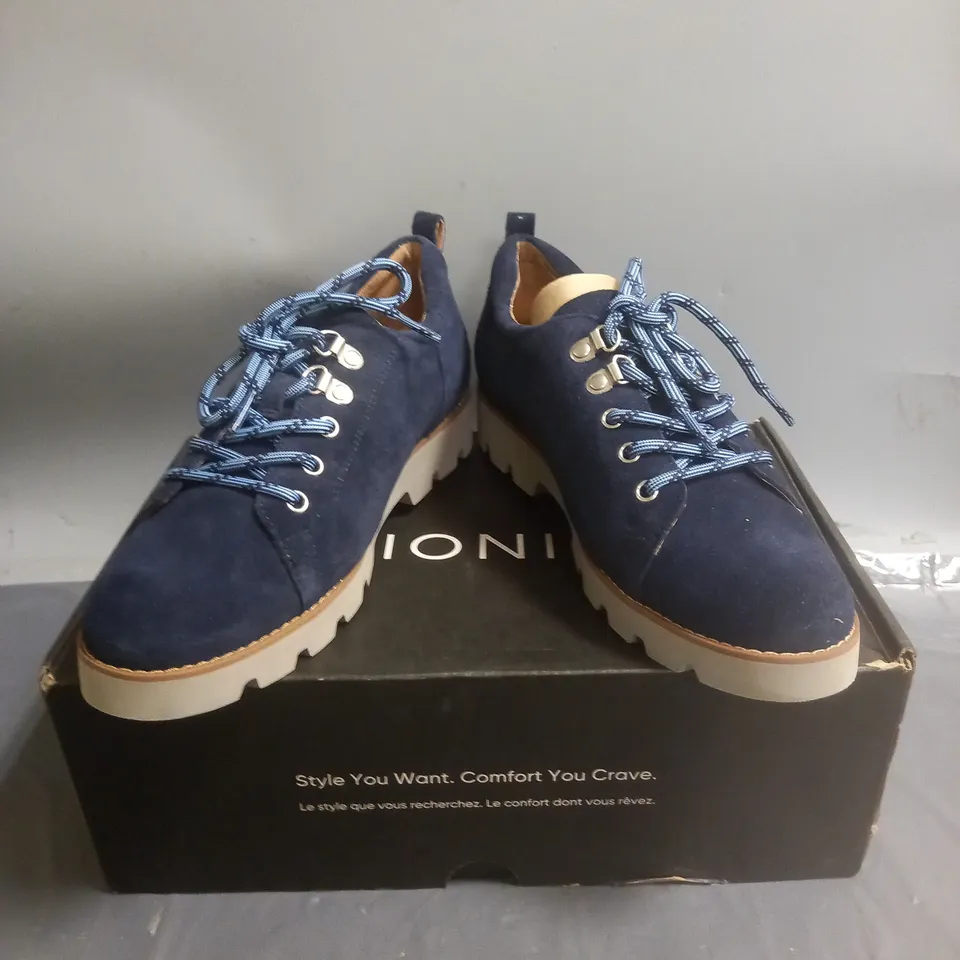 VIONIC LADIES SUEDE LOAFERS BLUE SIZE 4