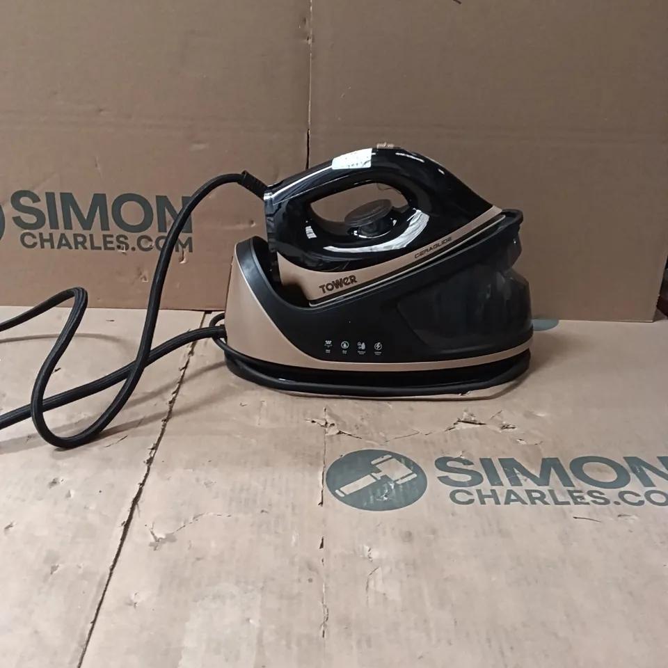 BOXED TOWER T22023GLD 2700W LOCKABLE STEAM GENERATOR IRON