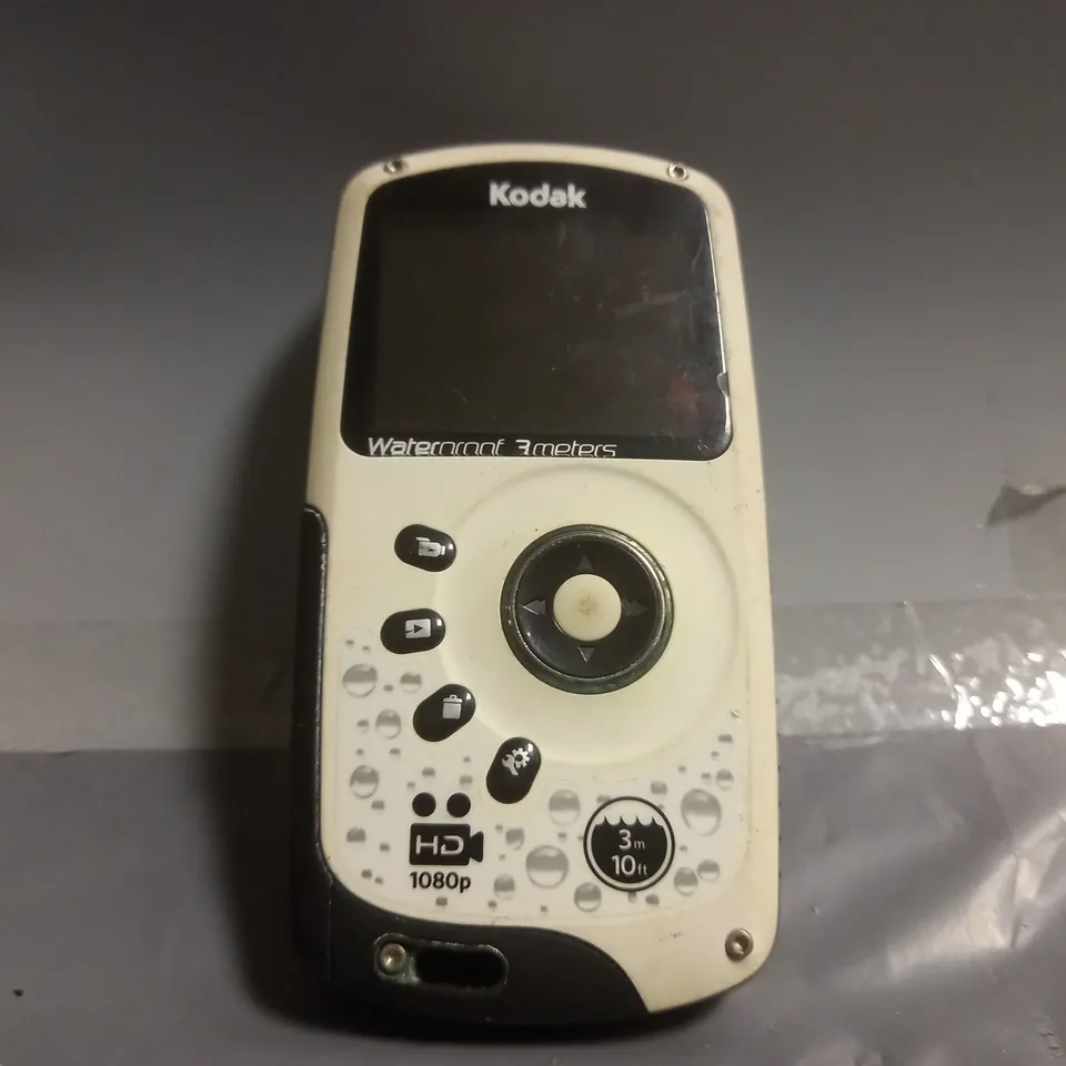 KODAK WATERPROOF 3 METERS CAMERA