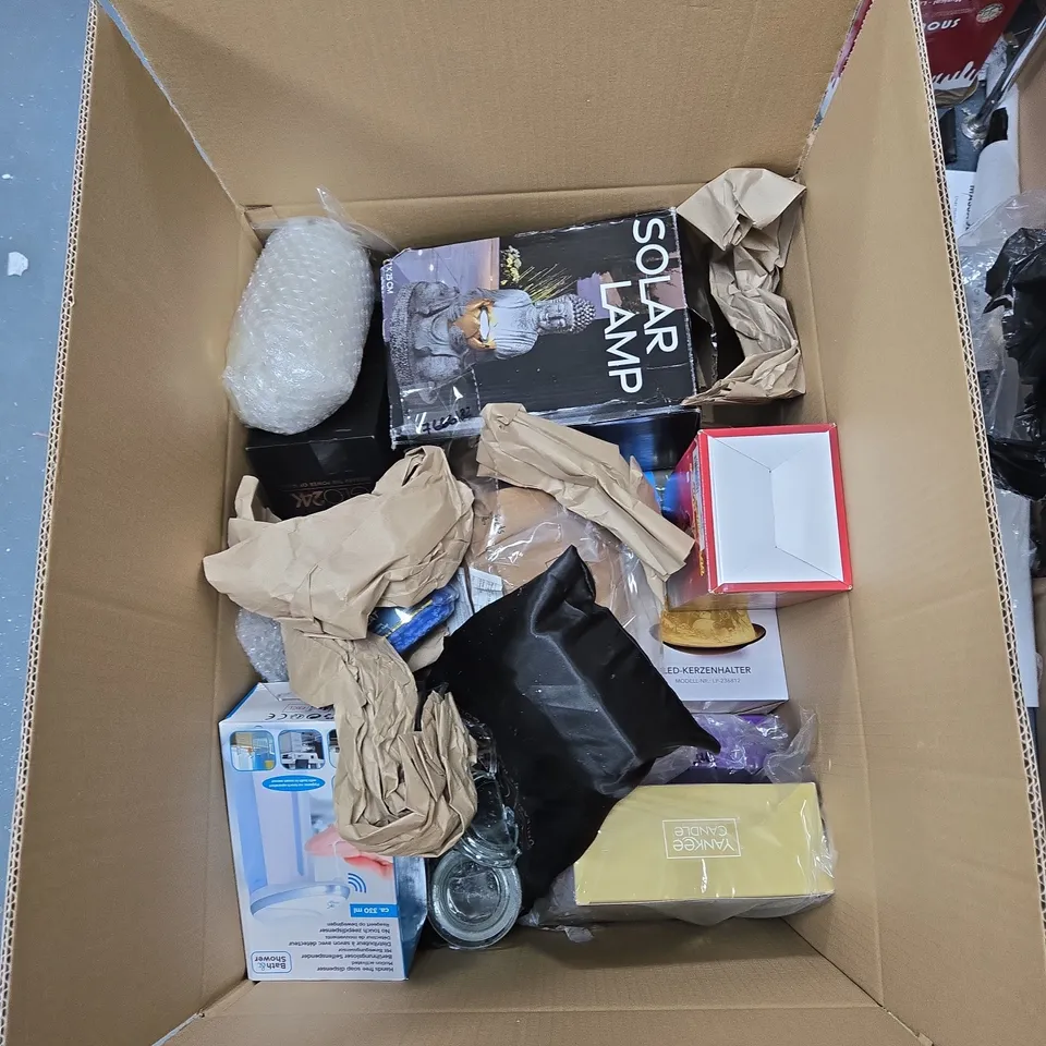 BOX OF APPROXIMATELY 14 ASSORTED ITEMS TO INCLUDE: LED EYECARE MASK AND SPA PRO MASSAGER 